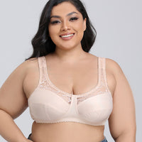 The new slim bra oversized lingerie is transparent lace, wide straps, and the bust is small